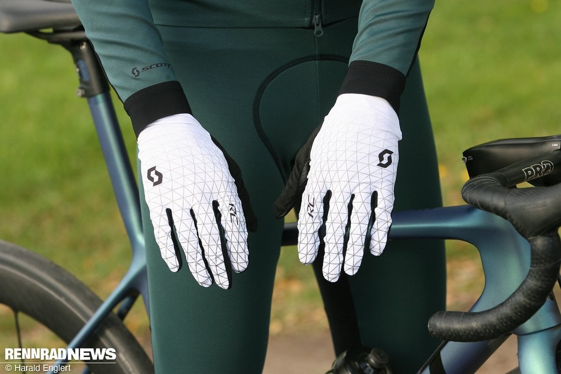 Sieht aus wie ein MTB-Handschuh, wurde aber speziell zum Rennradfahren entworfen