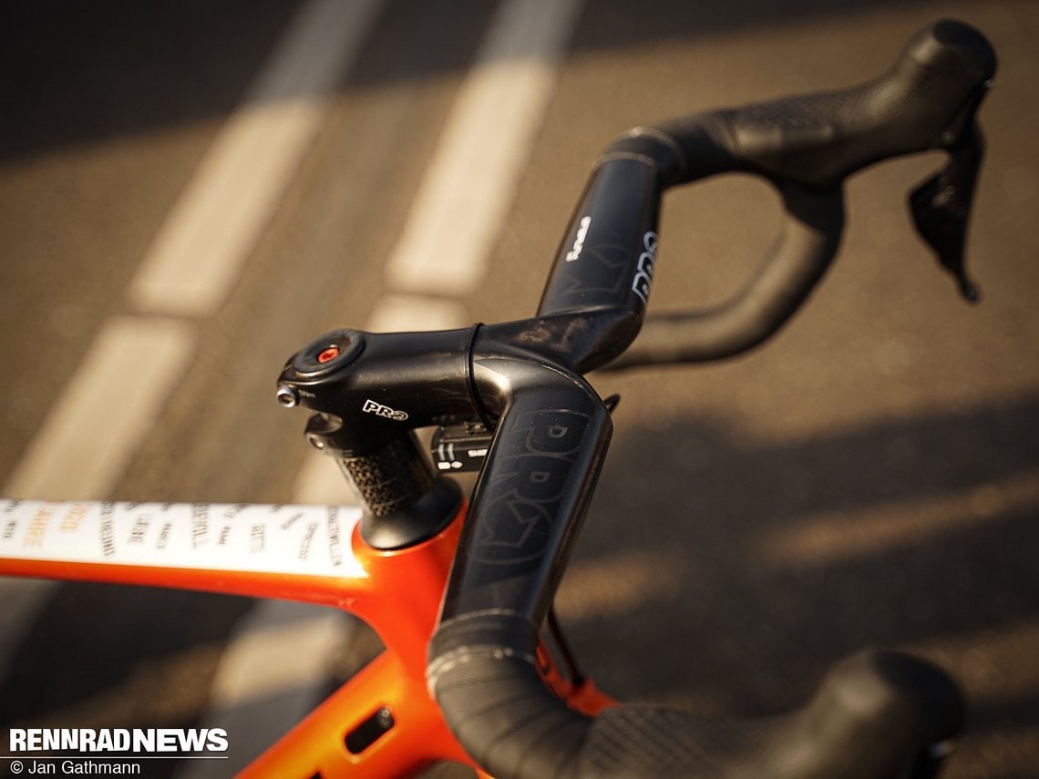 Auch Sägesser greift an ein Aero-Cockpit