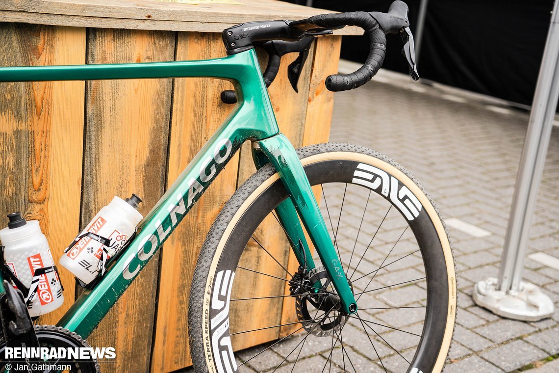 …und Conti Terra Speed in 40 mm auf auf Enve SES 4.5.