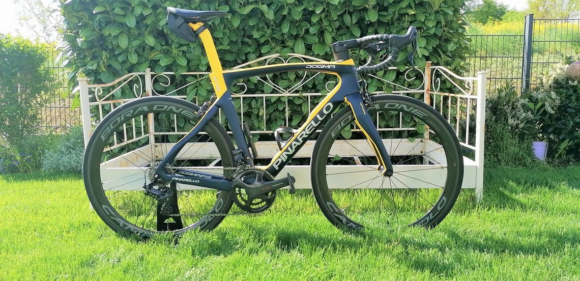 Das Traumrad im Dream Build: Pinarello Dogma F12 von Carbon33 mit Campa-Komponenten und MyWay-Lackierung.