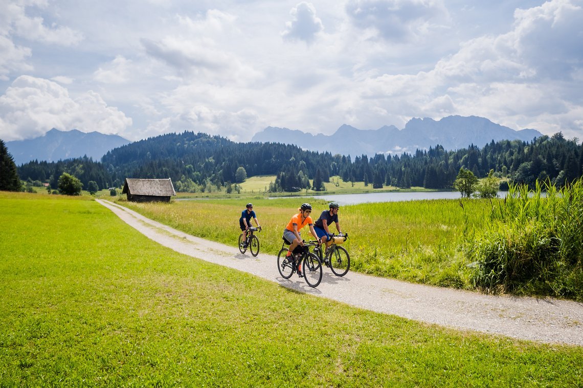 Gravelparadies Werdenfelser Land - zwischen Mittenwald und Garmisch durchziehen einige lohnende Schotterwege die Bilderbuch-Berglandschaft.