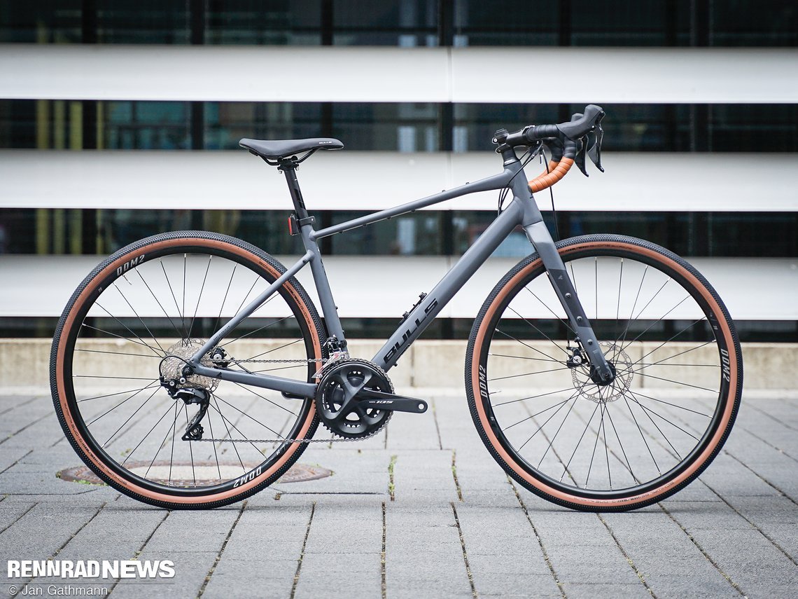 Das Bulls Speed Grinder ergänzt die beliebte Gravel Bike-Baureihe der Kölner