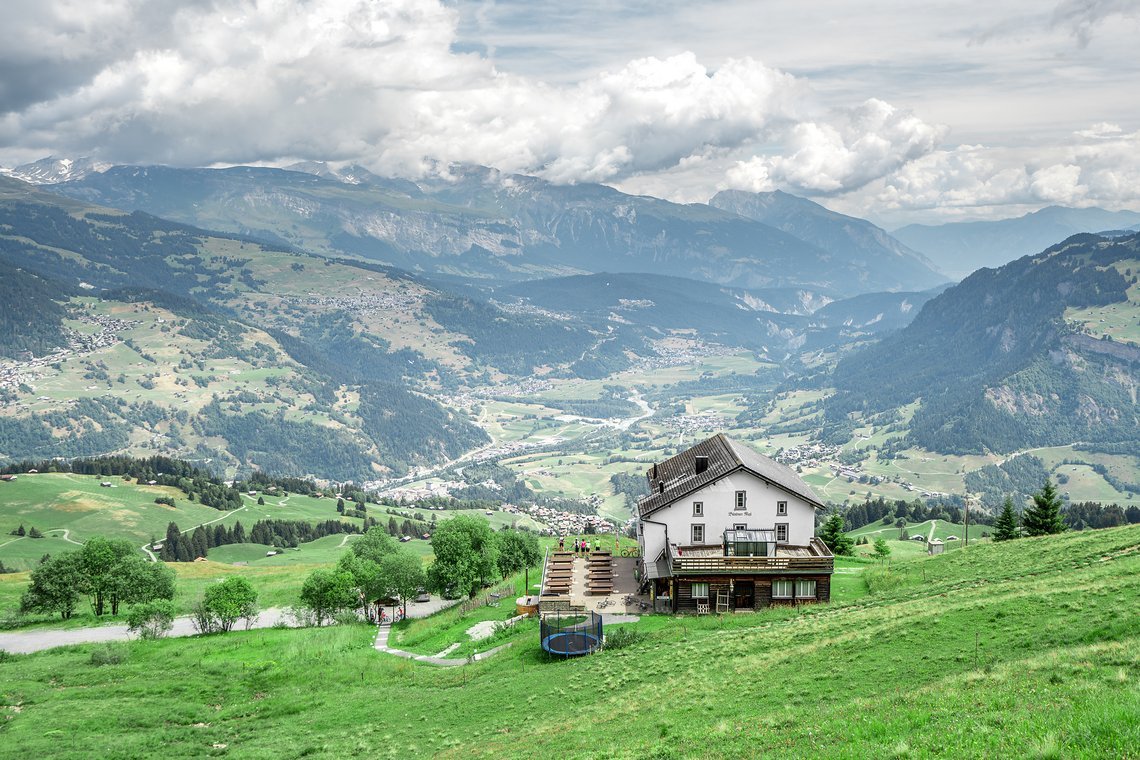 Die Aussicht von der Bündner Rigi entschädigt für die müden Beine