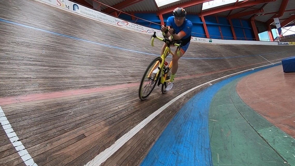 Aerotest auf der Radrennbahn im Sportforum Kaarst Büttgen