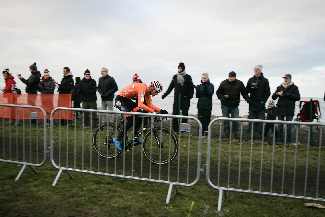 Mathieu van der Poel speeding away