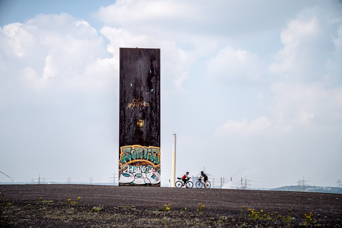 Auf der Schurenbachhalde krönt die Bramme den Gipfel.