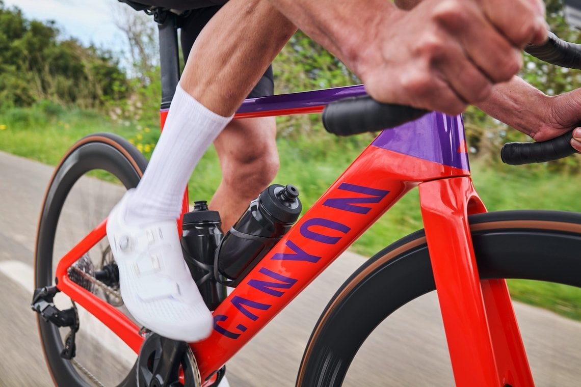 Canyon Aeroad CF SLX im neuen Farbschema „Hot Salsa“