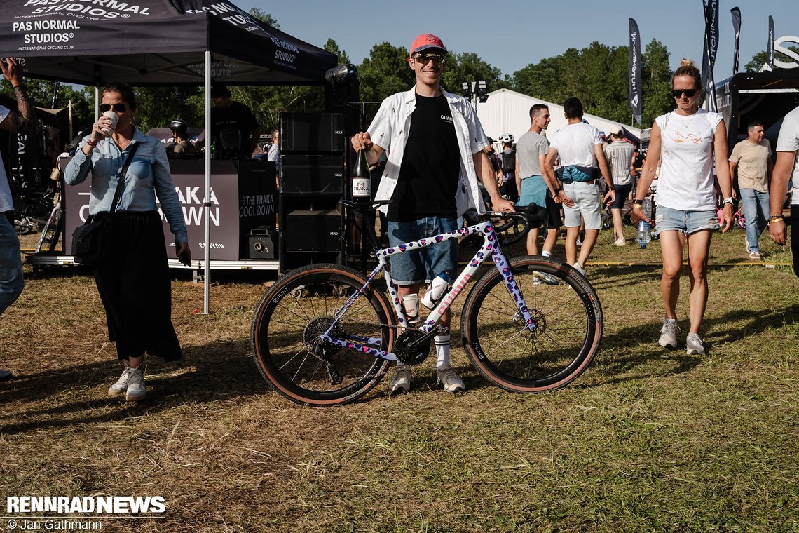 Spanische Kooperation; Guava Racing Team Bike mit Gemini Carbon Komponenten.