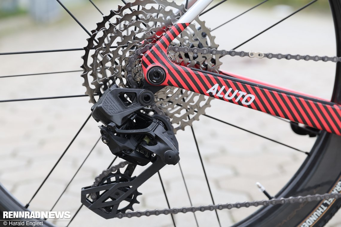 Das neue Super Record 13 X Schaltwerk bietet eine enorma Bandbrreite von 9 - 48 Zähnen