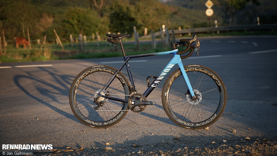 Das Canyon Ultimate CF SLX Disc 9.0 Team Movistar: das Rad des (noch) aktuellen Weltmeisters Alejandro Valverde – und über 4 kg leichter