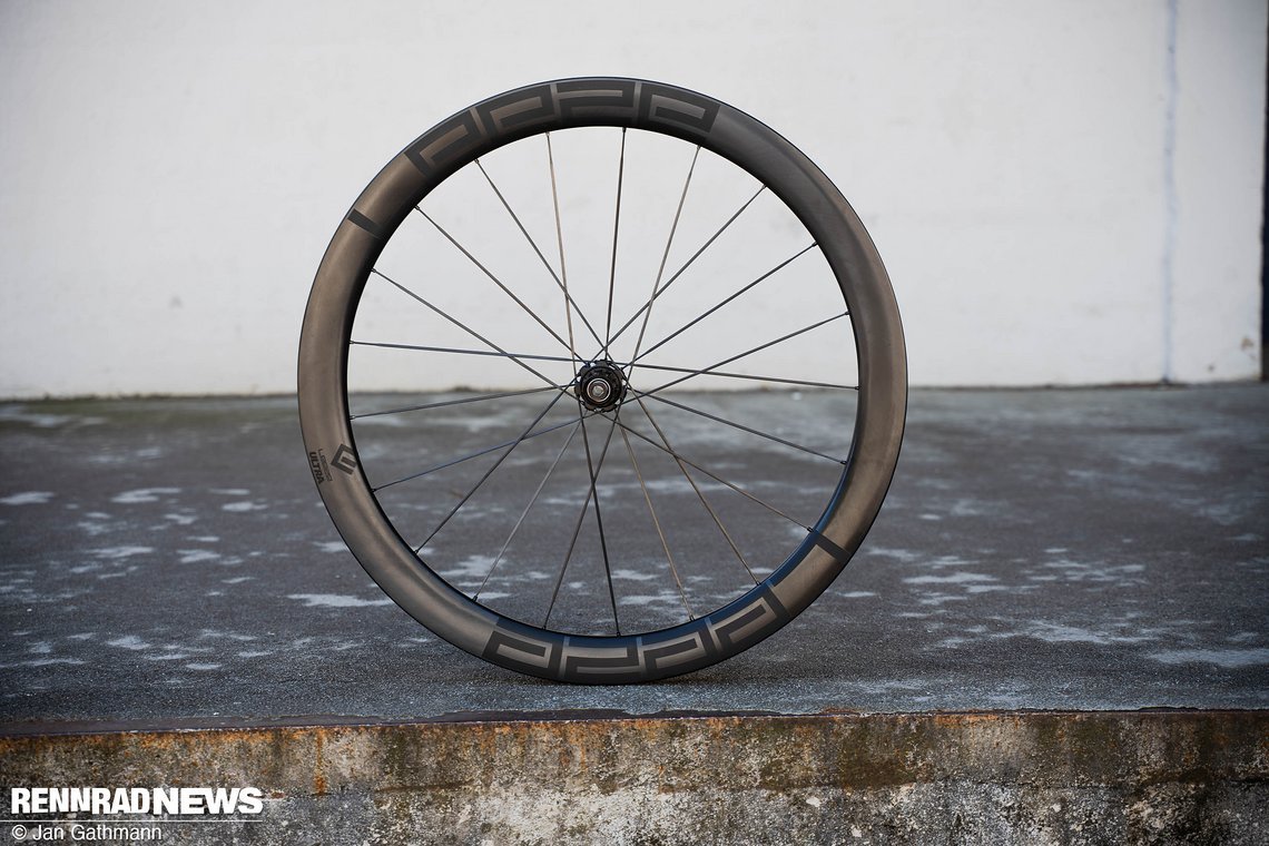…und sollen den minimalsten Rollwiderstand mit 28 mm breiten Reifen erreichen.