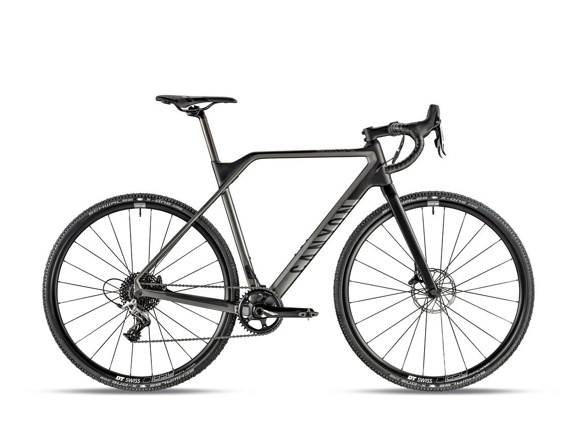 Canyon Inflite CF SL 6.0  – 2.099 € mit SRAM Rival 1x11. Zu haben in Grau...