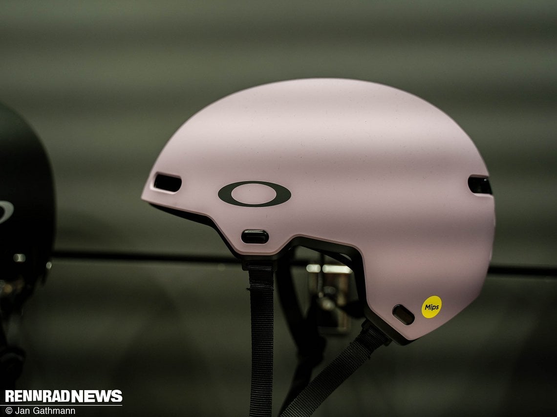 Auch ein neuer Urban-Helm wurde bei Oakley bereits ausgestellt.