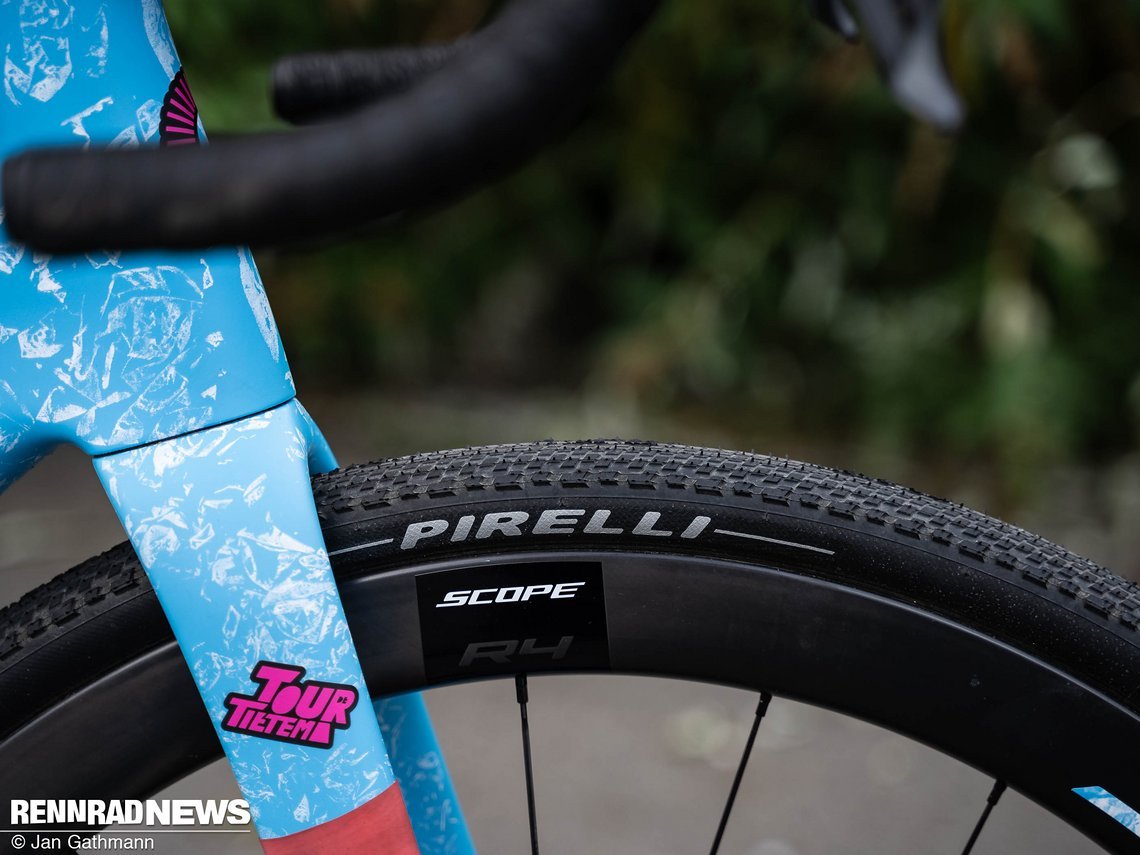 Der Pirelli Cinturato Gravel H-Reifen war auf Scope R4-Laufrädern montiert…