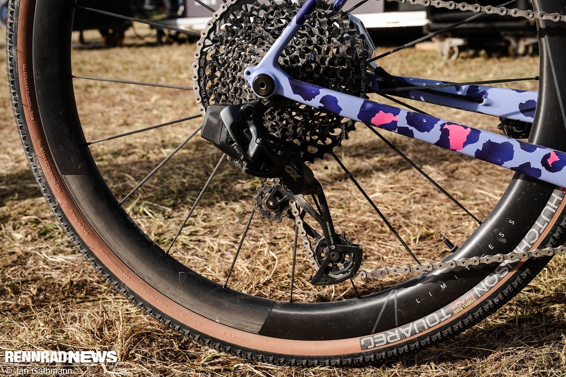 …und SRAM GX Eagle Schaltwerk – ohne UDH.