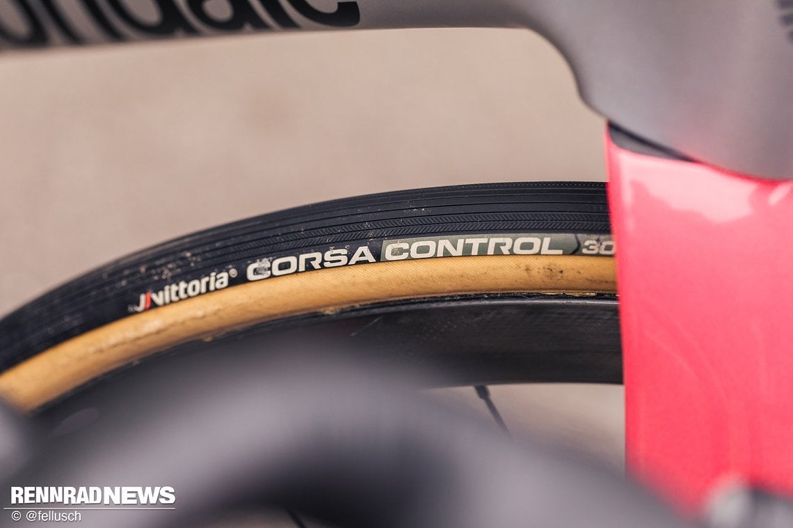 Am SuperSix Evo von EF war der Corsa Control in 30 mm montiert