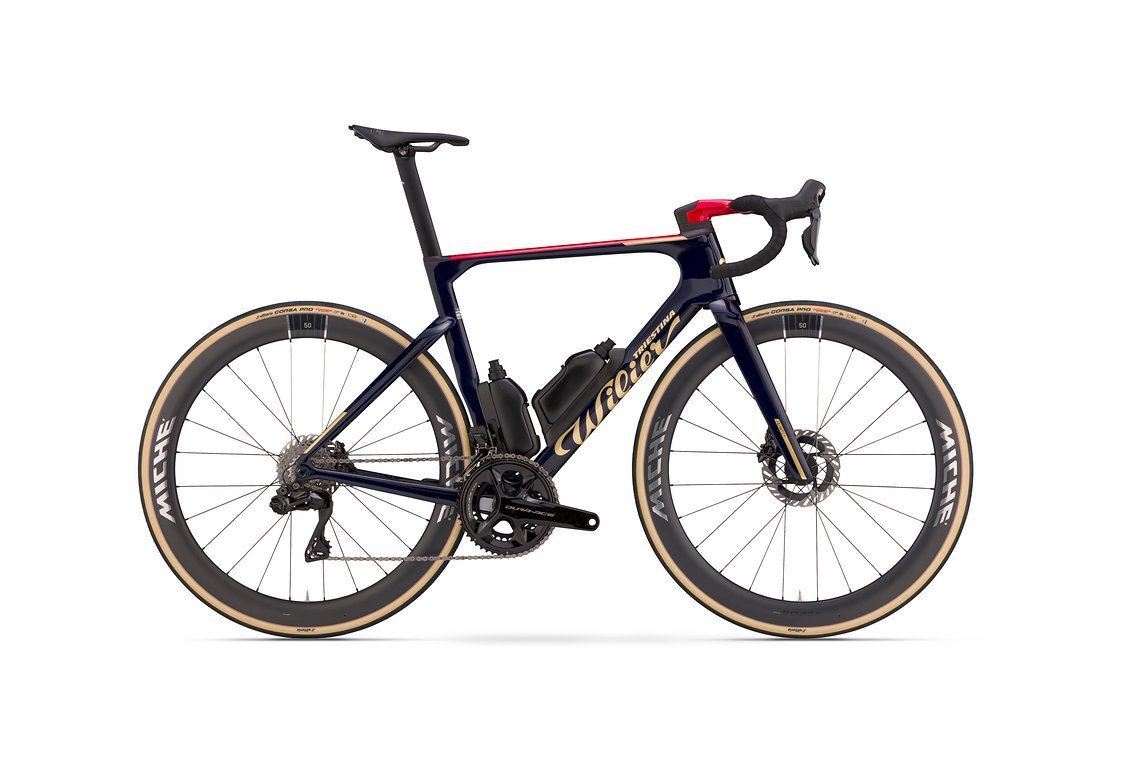 Die Spitzenversion mit Shimano Dura-Ace Di2 Gruppe inklusive Powermeter kostet 12.700 € Die Spitzenversion mit Shimano Dura-Ace Di2 Gruppe inklusive Powermeter kostet 12.700 €