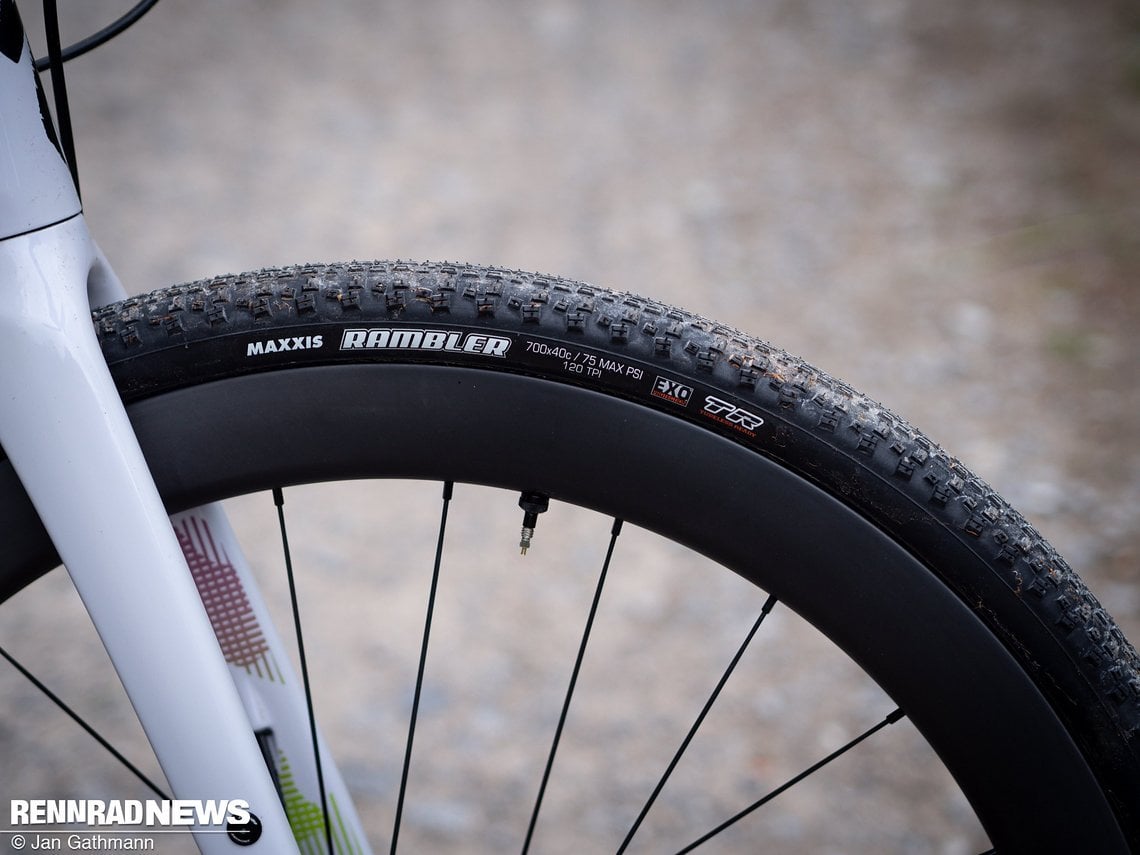 Maxxis Rambler Gravelreifen in 40-622 messen auf den breiten Felgen 42 mm