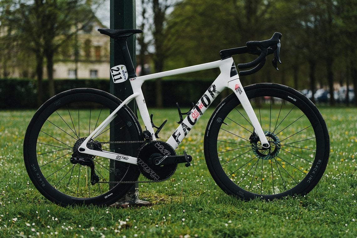 ISRAEL – PREMIER TECH ging einen eigenen Weg und setzte das Factor Ostro Gravel Bike ein.