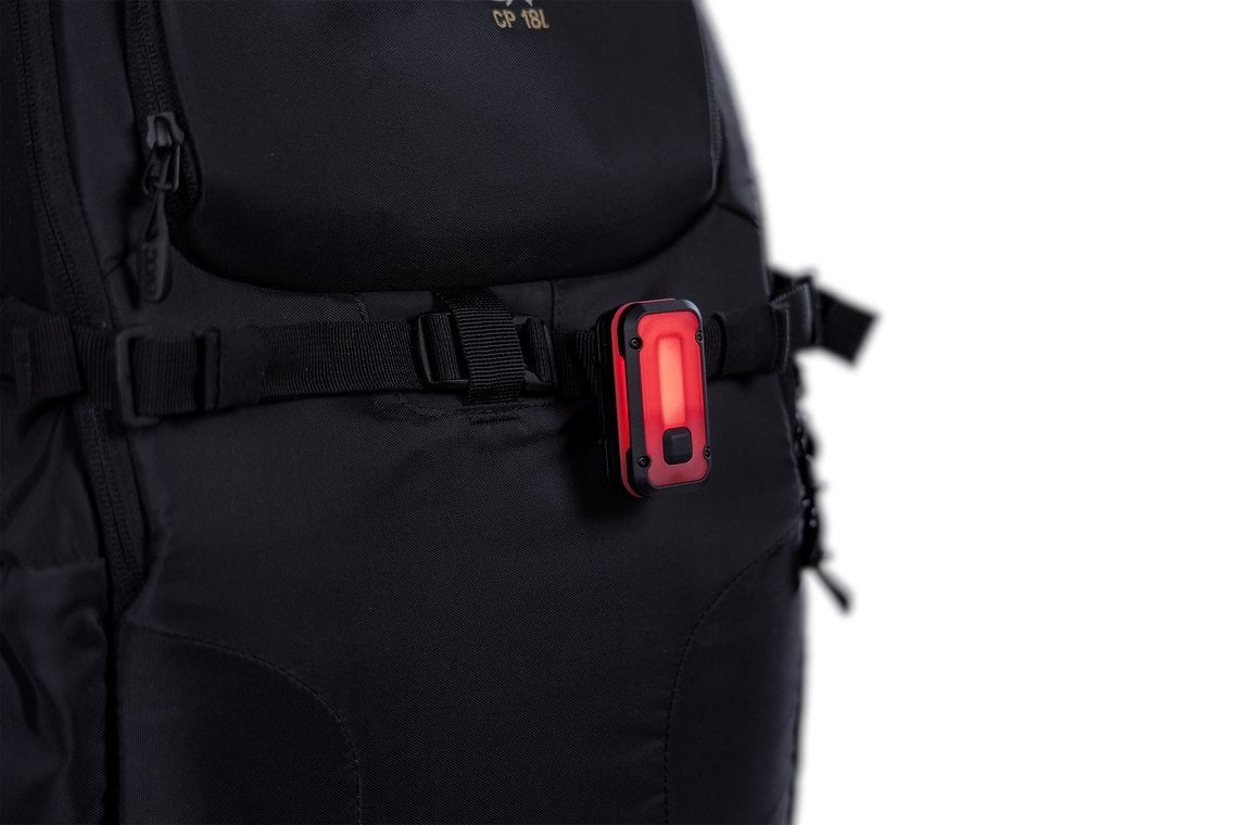 Für den Rucksack ist eine separate Clip-Halterung erhältlich.