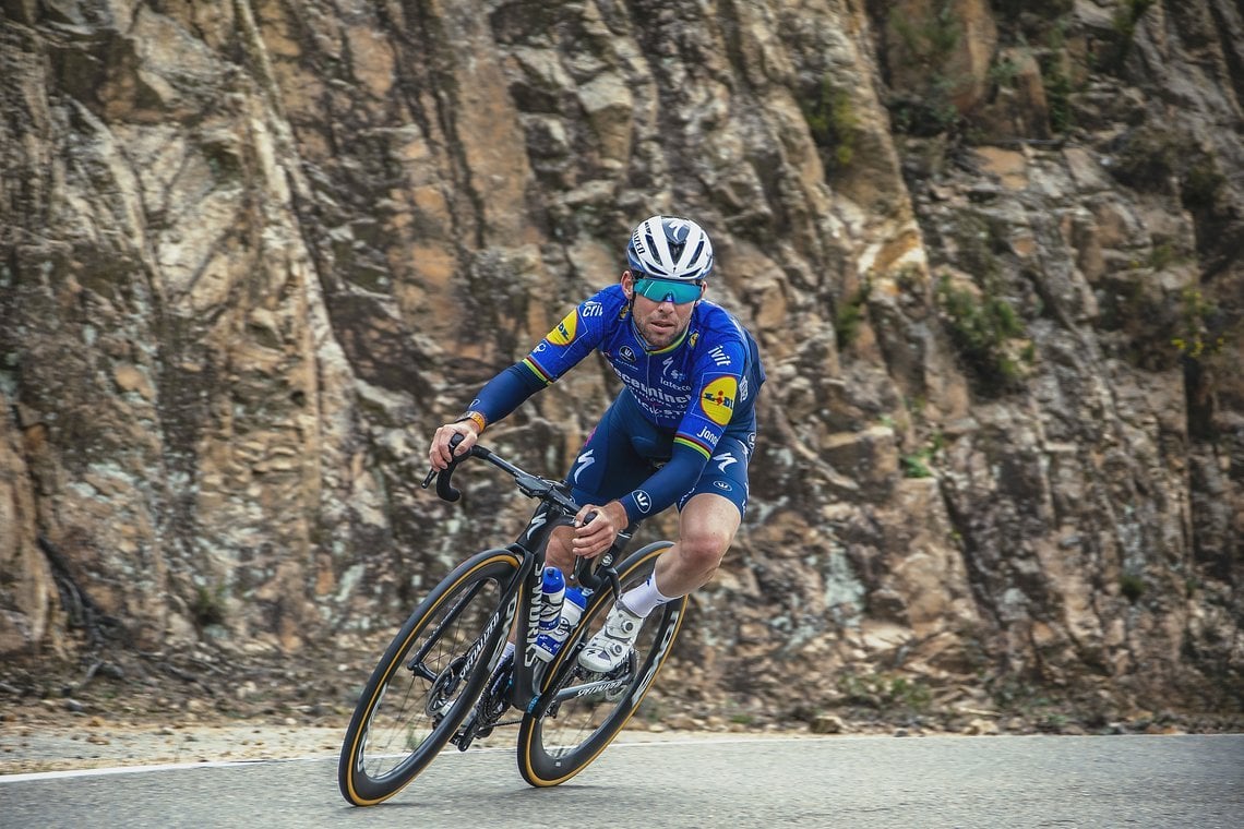 Auch mit dem Rennradprofi Mark Cavendish hat Oakley die Kato auf Funktionalität getestet.