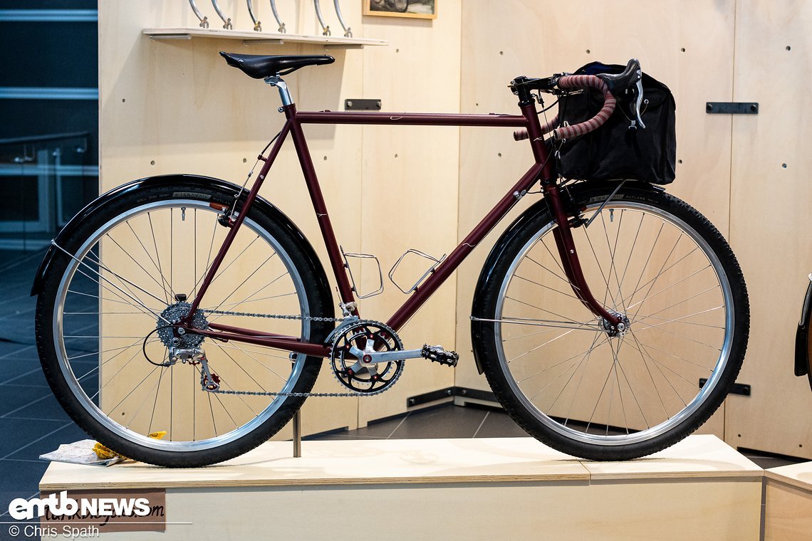 Die 815 g leichte Gabel bekommt man unter anderem in den eigens oder Auftrags-gefertigten Bikes von Tunk.