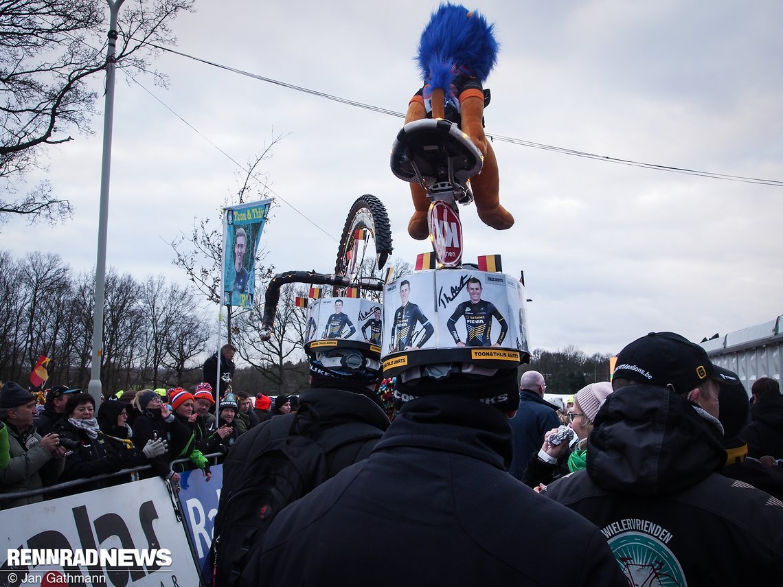 ..seine Fans waren nicht zu übersehen und zu überhören