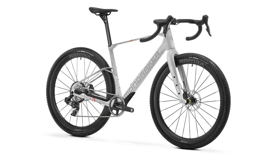 Die Topmodelle setzen zudem alle auf elektronische Schaltungen von SRAM – das Arid Carbon RR auf die SRAM Force XPLR AXS ...