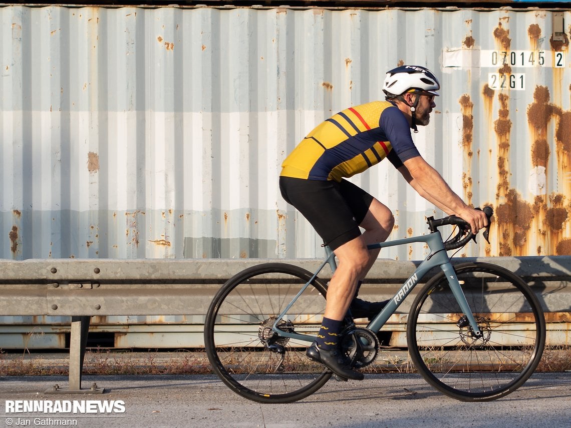 Man sitzt bequem auf dem Rad.