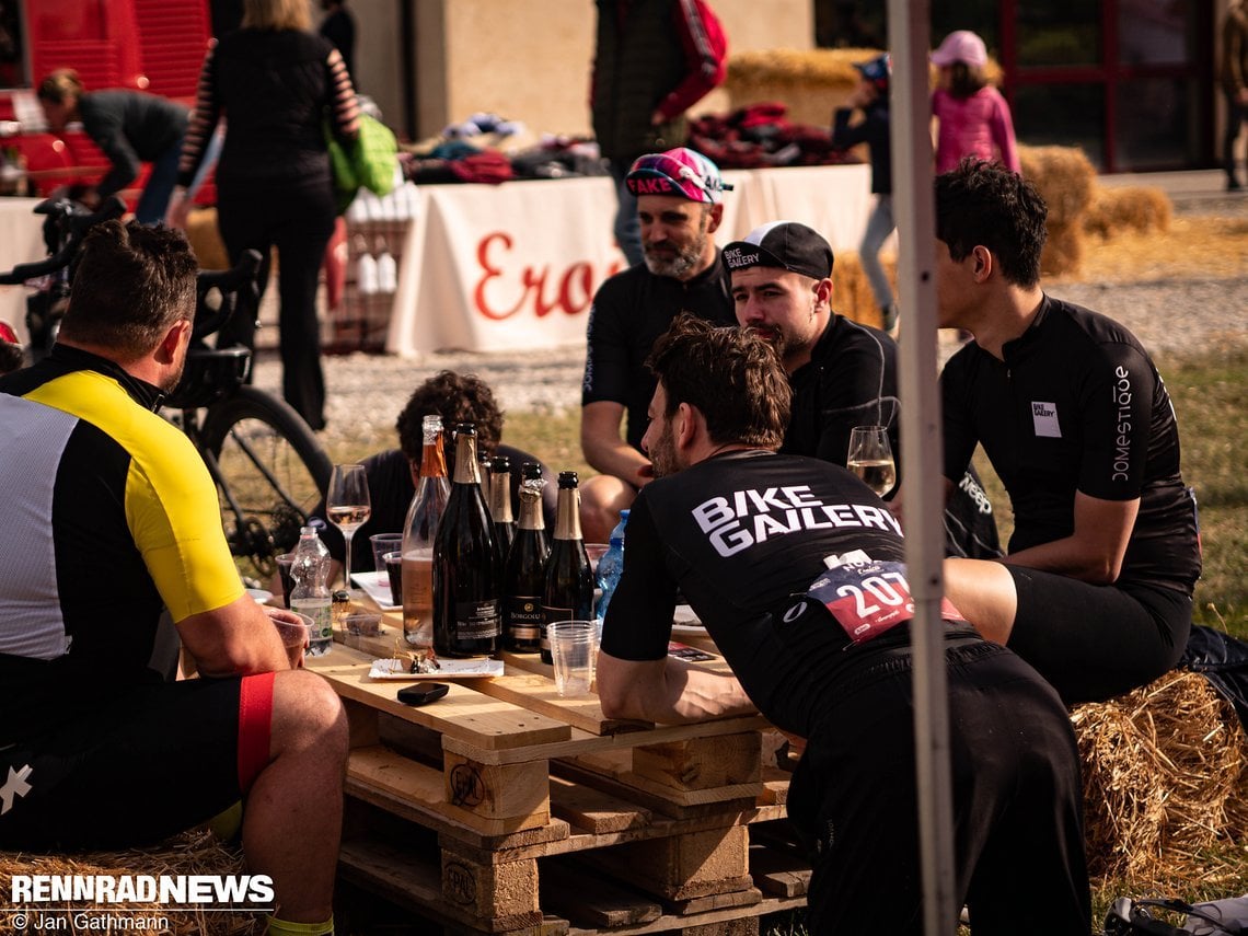 Auf dem Festival am Finish wird richtig gefeiert.