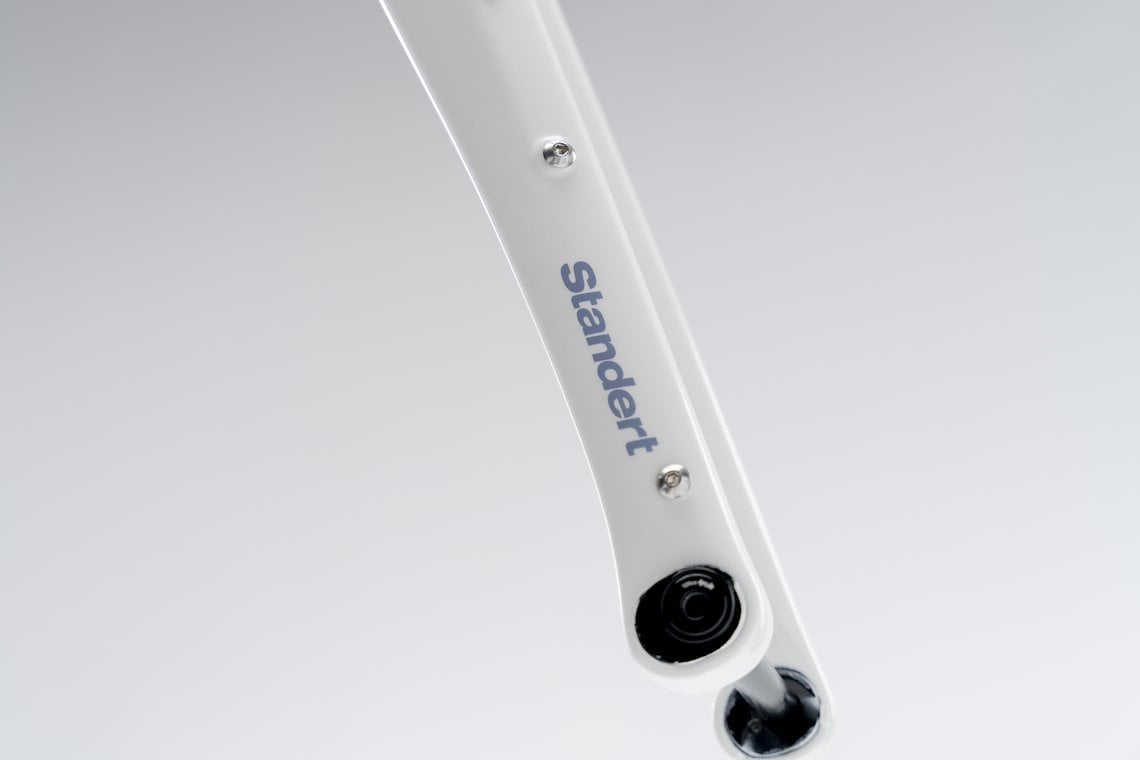 Nicht nur die Kettenstrebenlänge ist anpassbar, auch der Rake der Starrgabel kann zwischen 47 und 52 mm gewählt werden. Nicht nur die Kettenstrebenlänge ist anpassbar, auch der Rake der Starrgabel kann zwischen 47 und 52 mm gewählt werden.