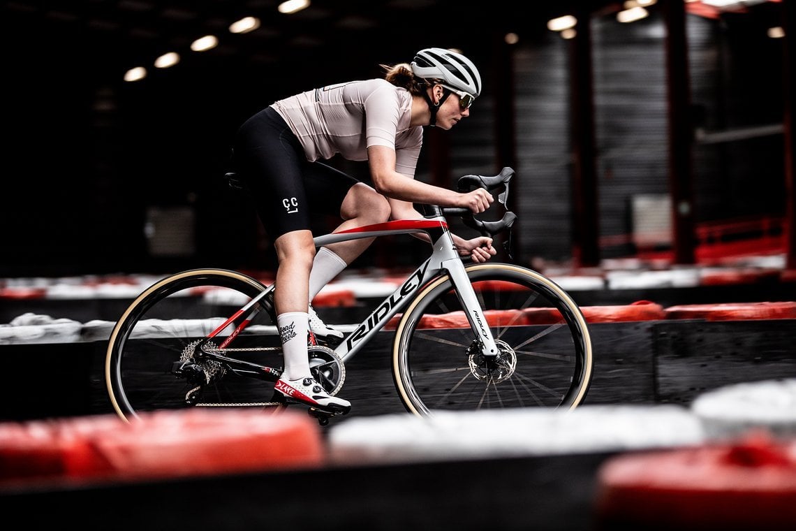 Ein – für ein Aero-Rennrad – kompakter Radstand bürgt für ein agiles Fahrwerk.