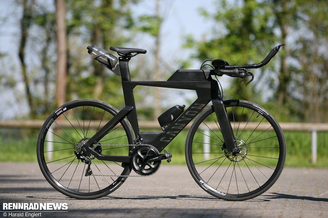 Das Canyon Speedmax CF 7 Disc ist das Triathlon-Einsteiger Modell bei Canyon