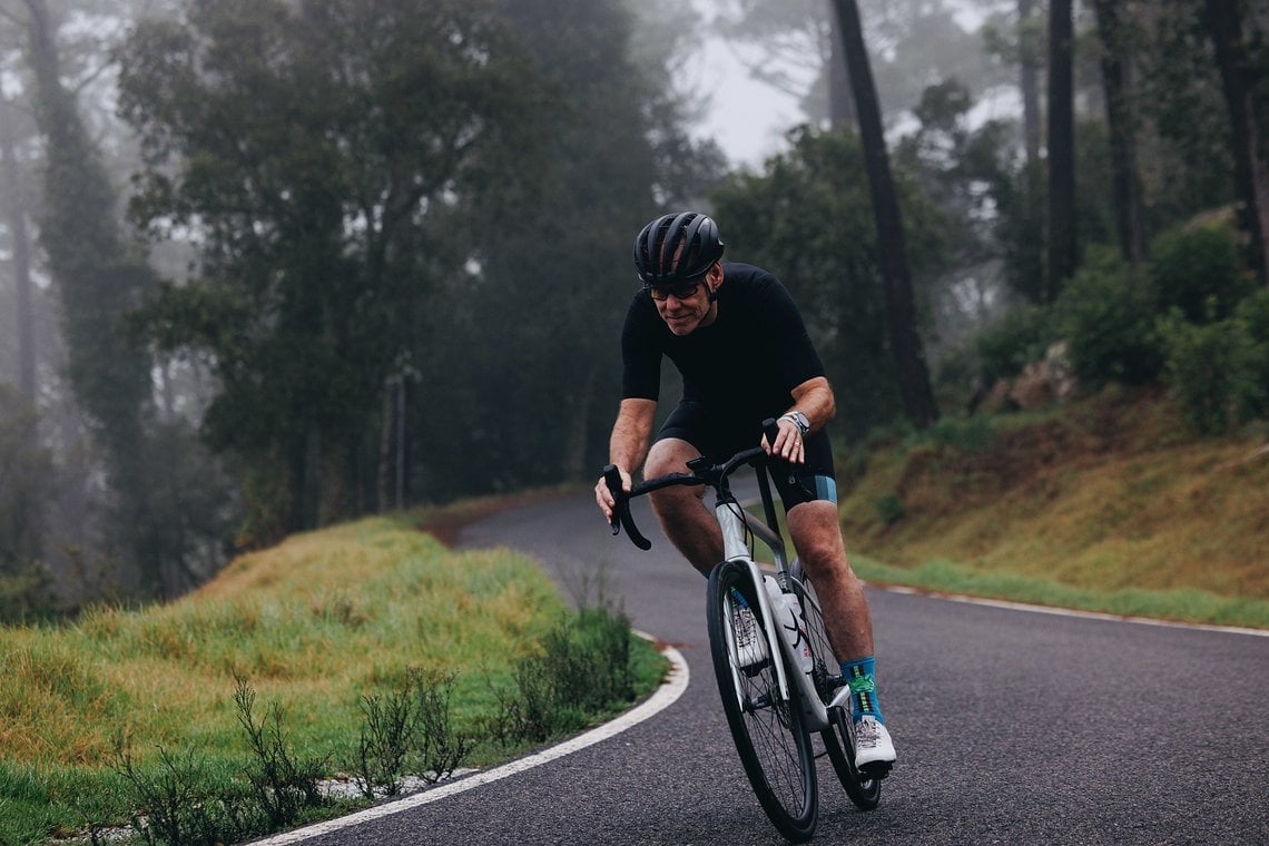 Die Sitzposition auf dem Specialized Roubaix SL8 hat sich gegenüber dem Vorgänger nahezu nicht geändert