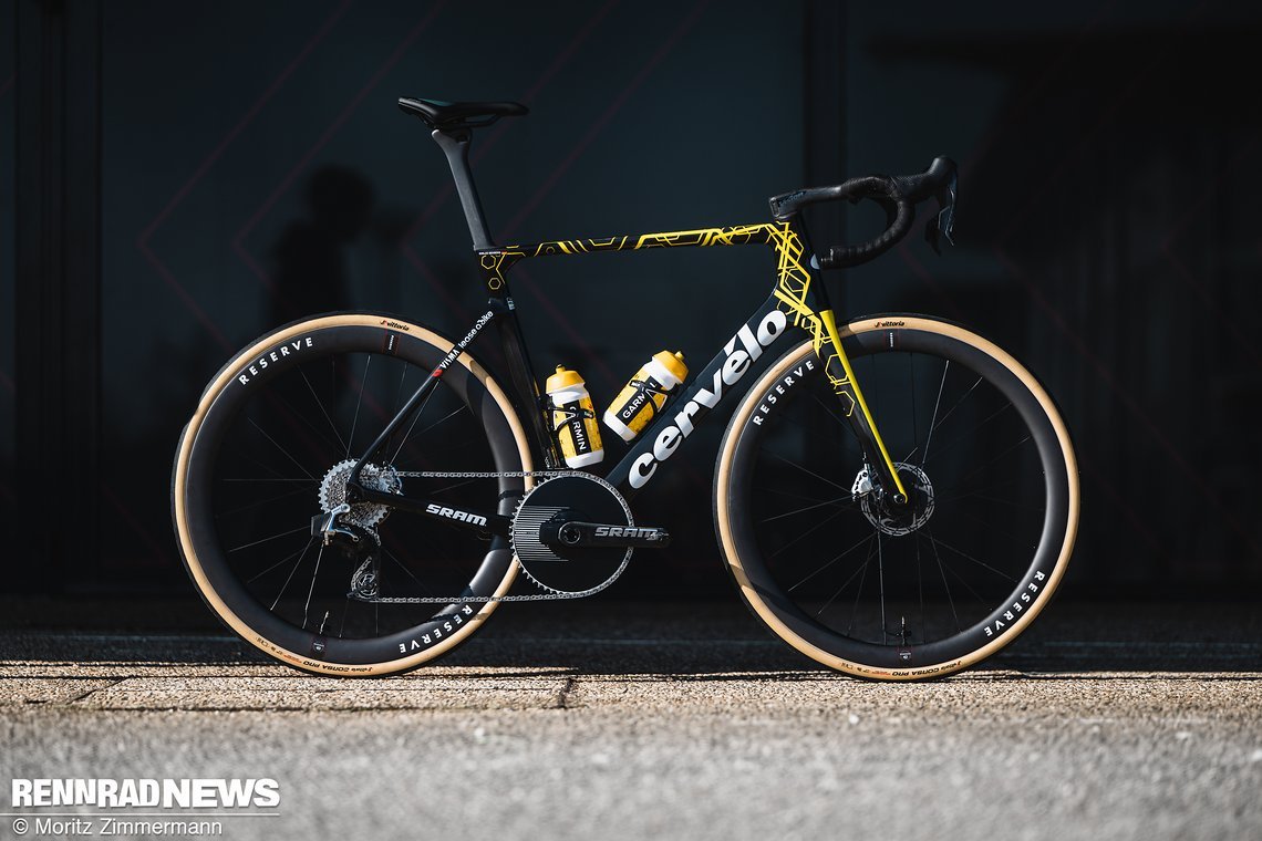 Auf diesem Rad hat der amtierende U23-Weltmeister Niklas Behrens vom Team Visma | Lease a Bike den knallharten Kurs von Paris Roubaix attackiert