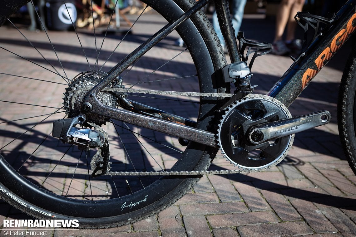 Das Krypton Pro kommt mit SRAM Force AXS Gruppe …