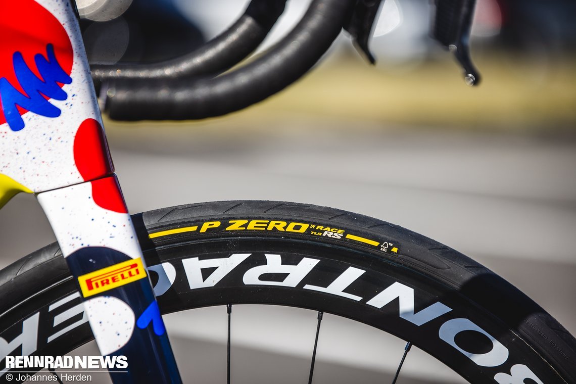 Den Pirelli PZero Race TLR RS hat Lidl Trek in  28 mm montiert.