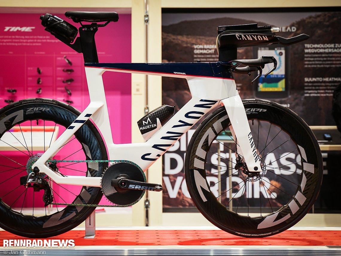 Jan Frodeno ist nicht klein, sein Canyon Speedmax CFR ebenfalls nicht.