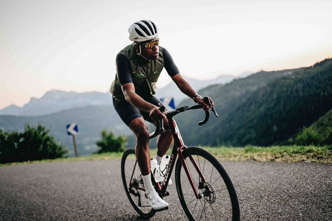 Deutlich mehr Stack quer über alle Rahmenhöhen verspricht eine entspanntere Sitzposition.