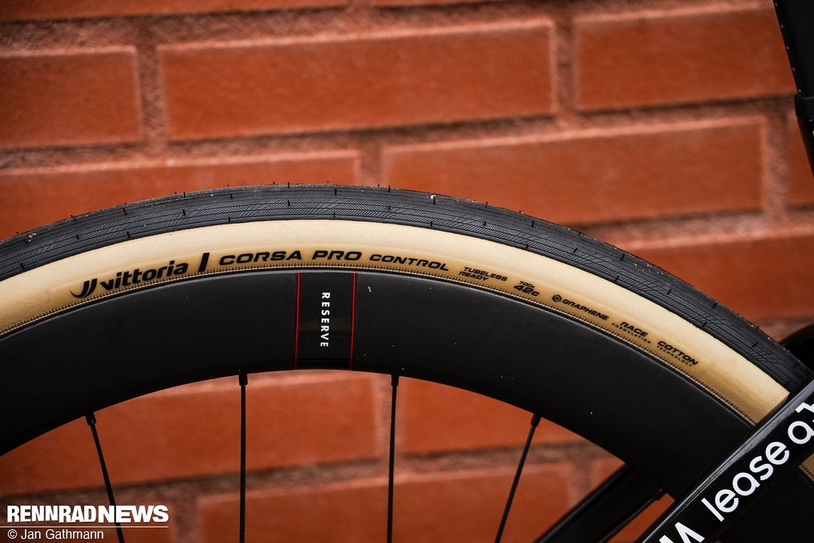 Hinten kommt ein Vittoria Corsa Pro Control in 42 mm zum Einsatz. Ein Slick.