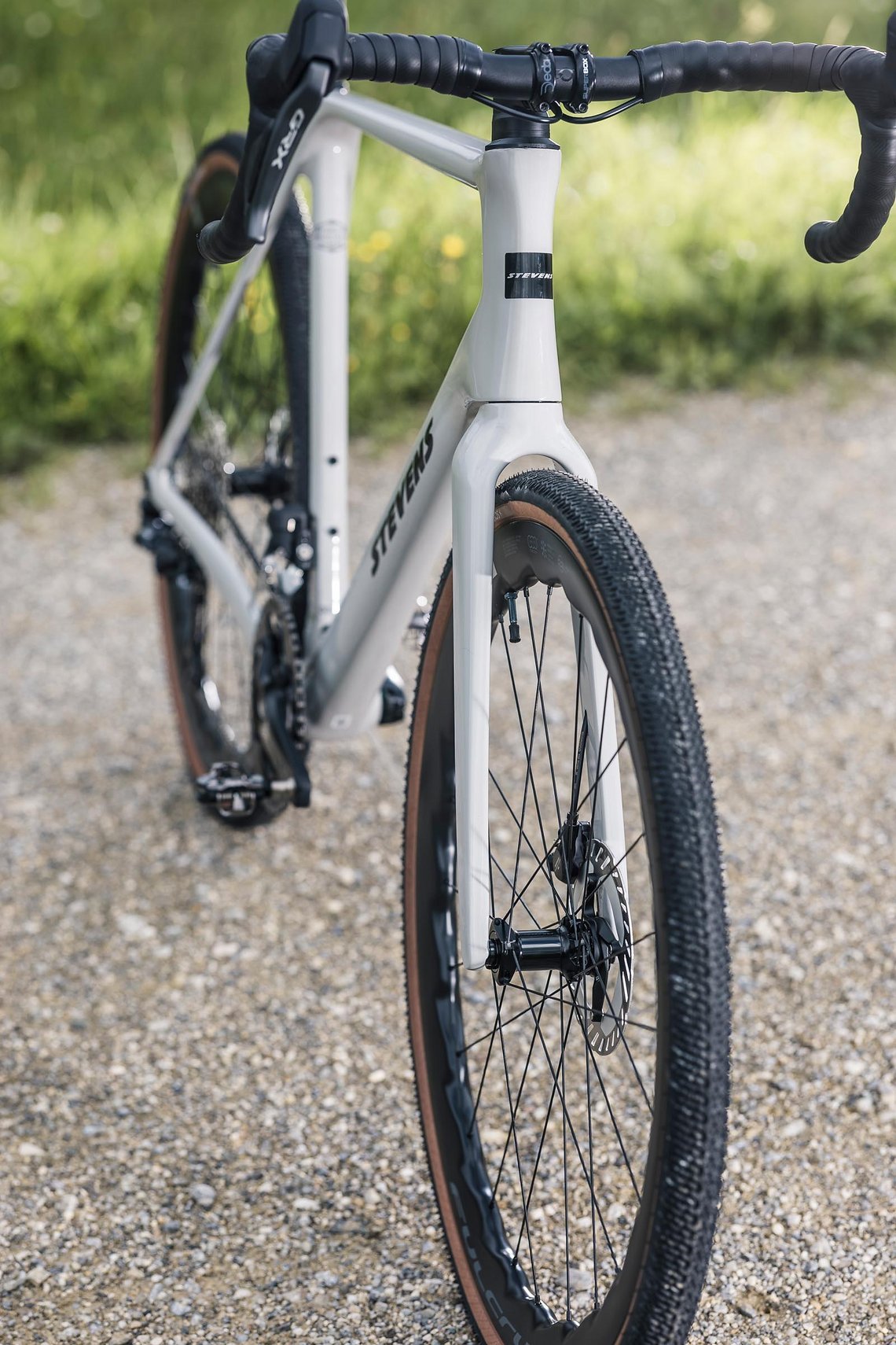 Ohne Zahlen zu nennen stellt Stevens das Camino RS als Aero-Gravel vor – optisch durchaus zu erkennen.
