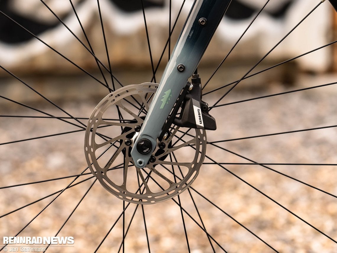 Die SRAM Apex Disc-Bremsen in 160 mm vorne…