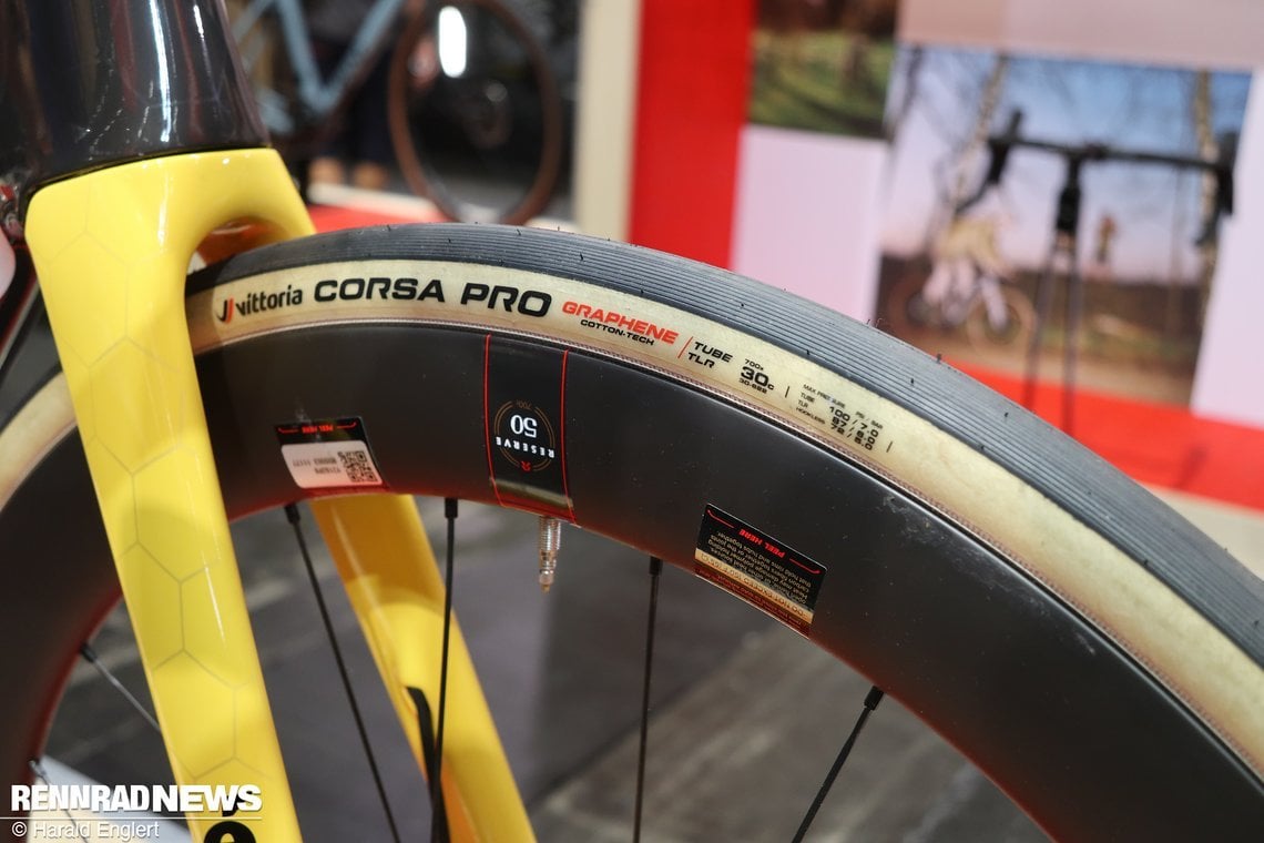 Vittoria Corsa Pro in 30mm Breite.