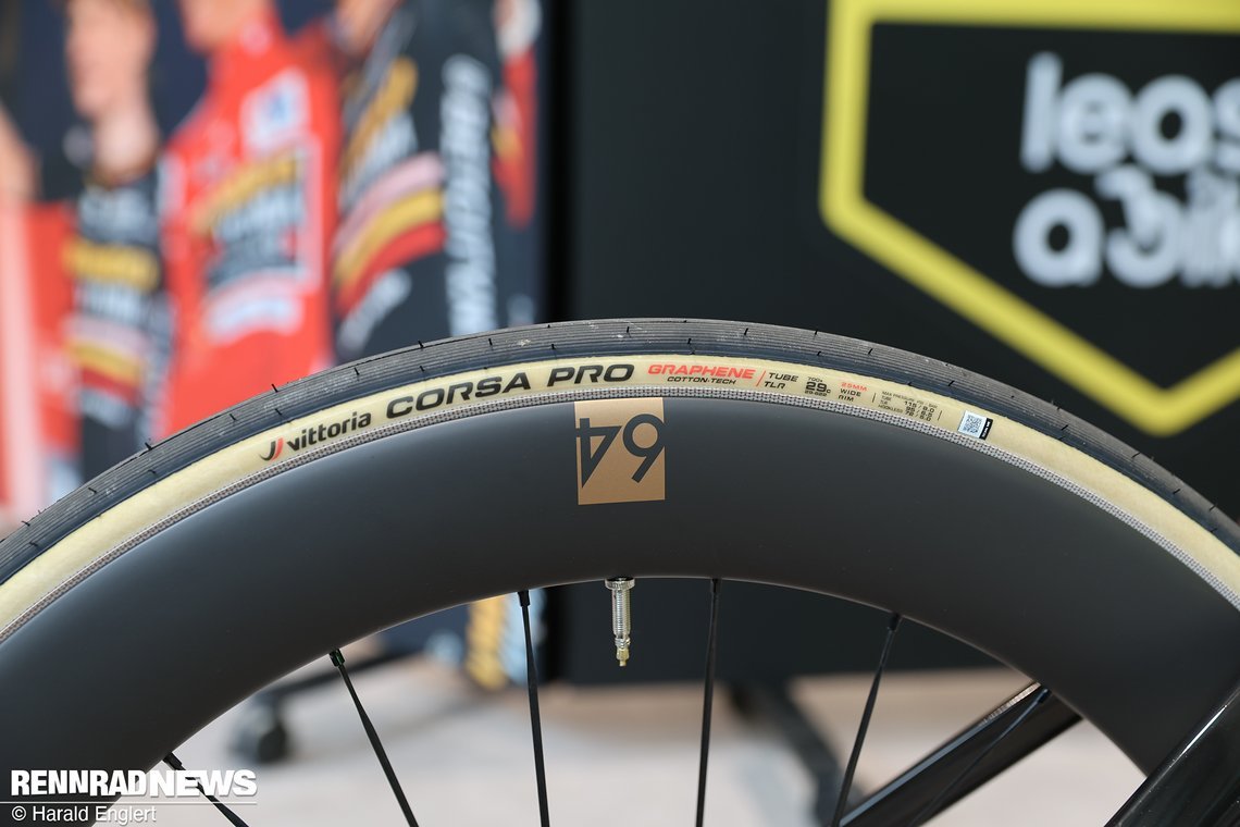 Am Hinterrad kommt eine 64 mm hohe Felge zum Einsatz