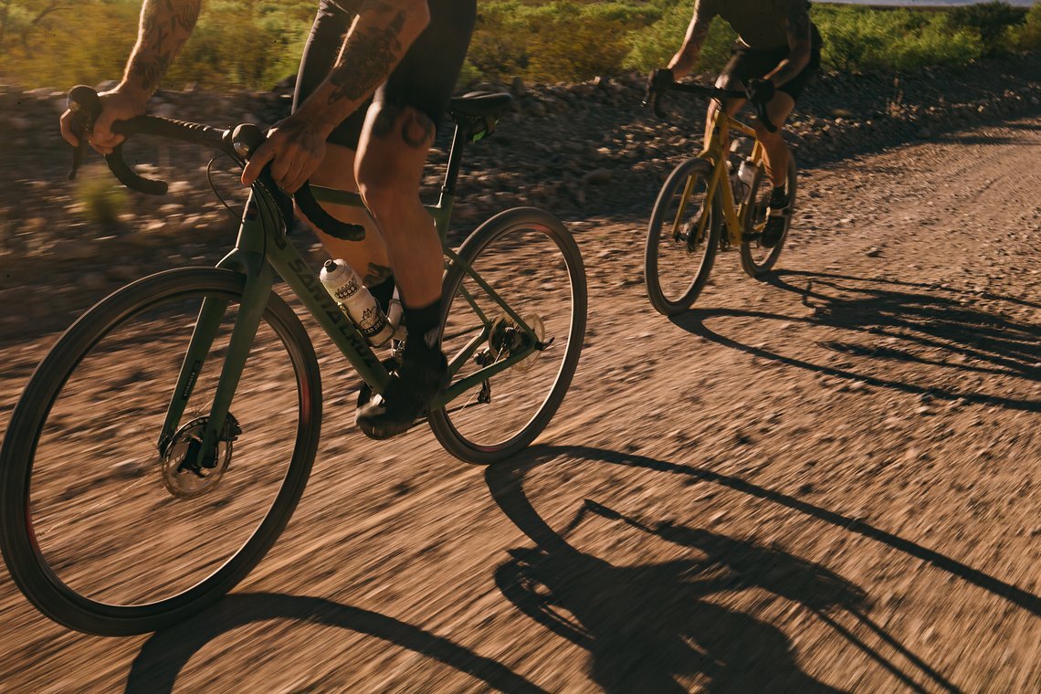 Laufruhe für Gravelwege durch eher flache Lenkwinkel