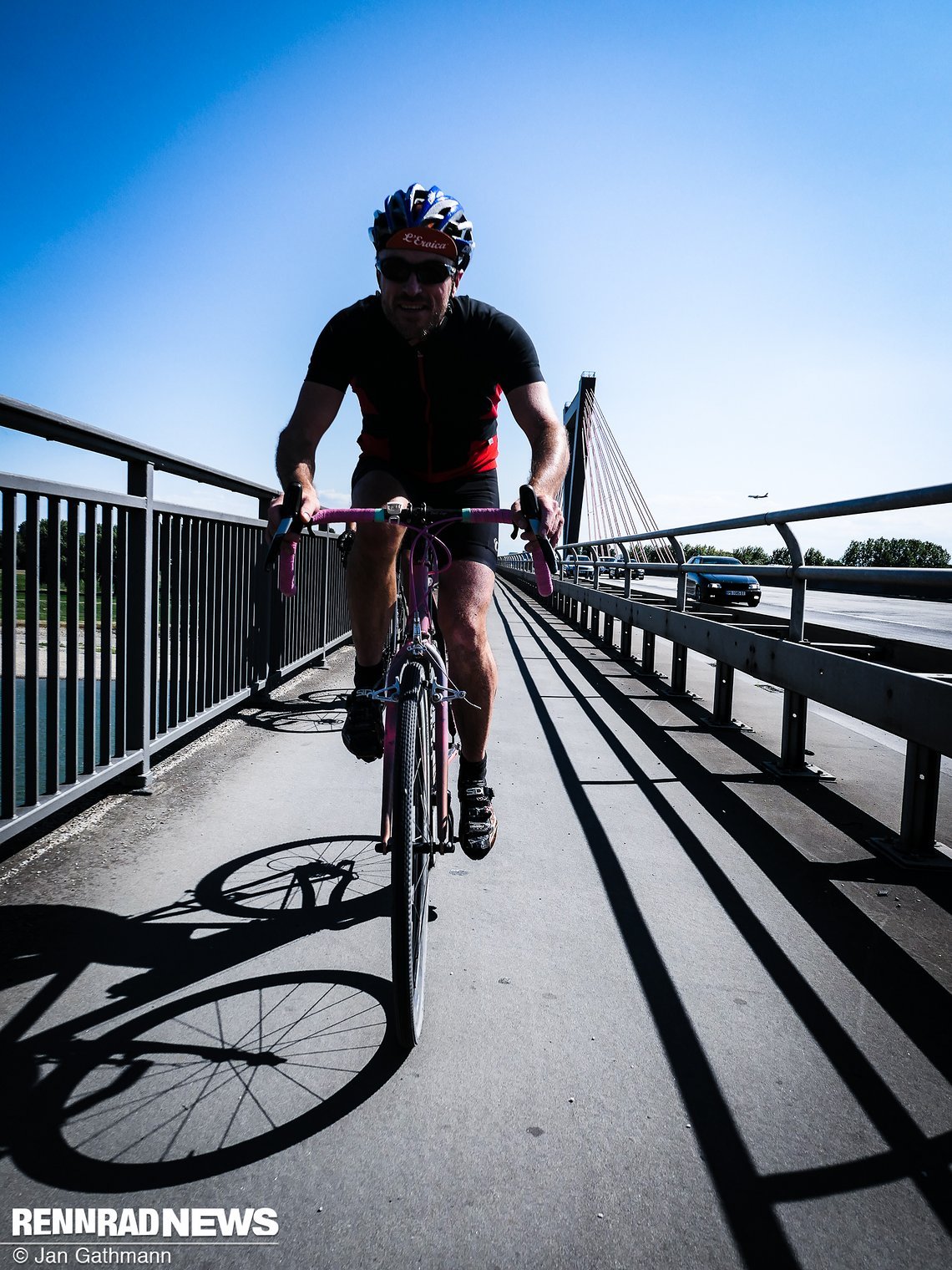 Kurz mal fester Boden, bevor es auf den Rhein-Trail geht