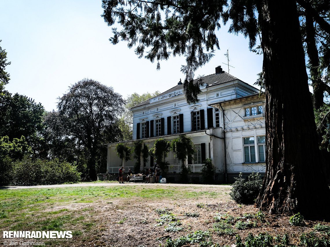 Verpflegung vor der Villa