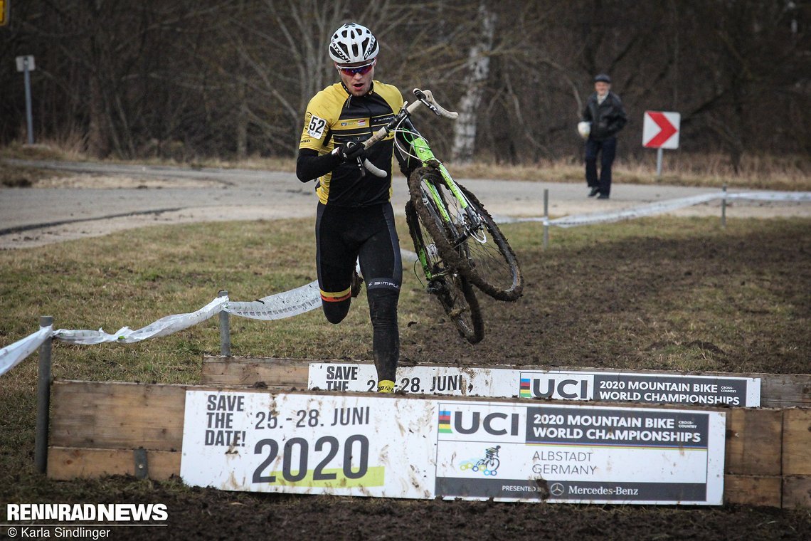 Gabriel Sindlinger vom ausrichtenden Verein fuhr auf Platz 23 und war für Rennrad-News vor Ort