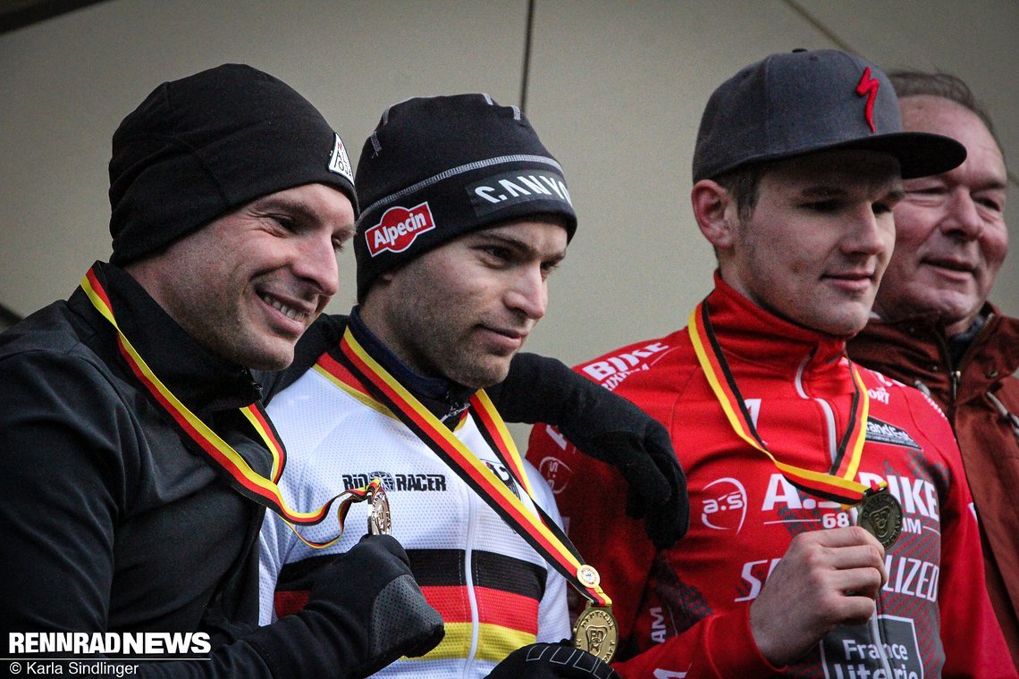 Das Podium der Männer Elite: Meisen (Mitte) vor Weber (links) und Müller (rechts)