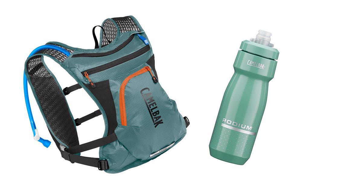 Die Camelbak Chase Bike Vest und die Podium-Trinkflasche